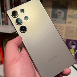 Unlocked Samsung Galaxy S24 Ultra 