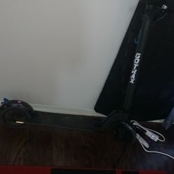 GoTrax Rival E Scooter 