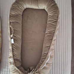 Baby Lounger/sleeper NEW