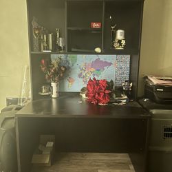Desk With Hutch 