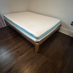 Wood Platform Bed, Mattress, Sheet Set, Duvet Set - Full Size