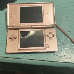 Pink Nintendo DS Lite