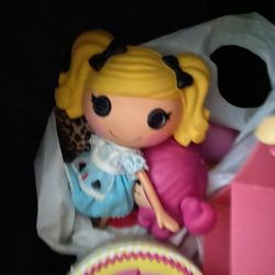 Lindo Contenedor De Puras Muñecas 