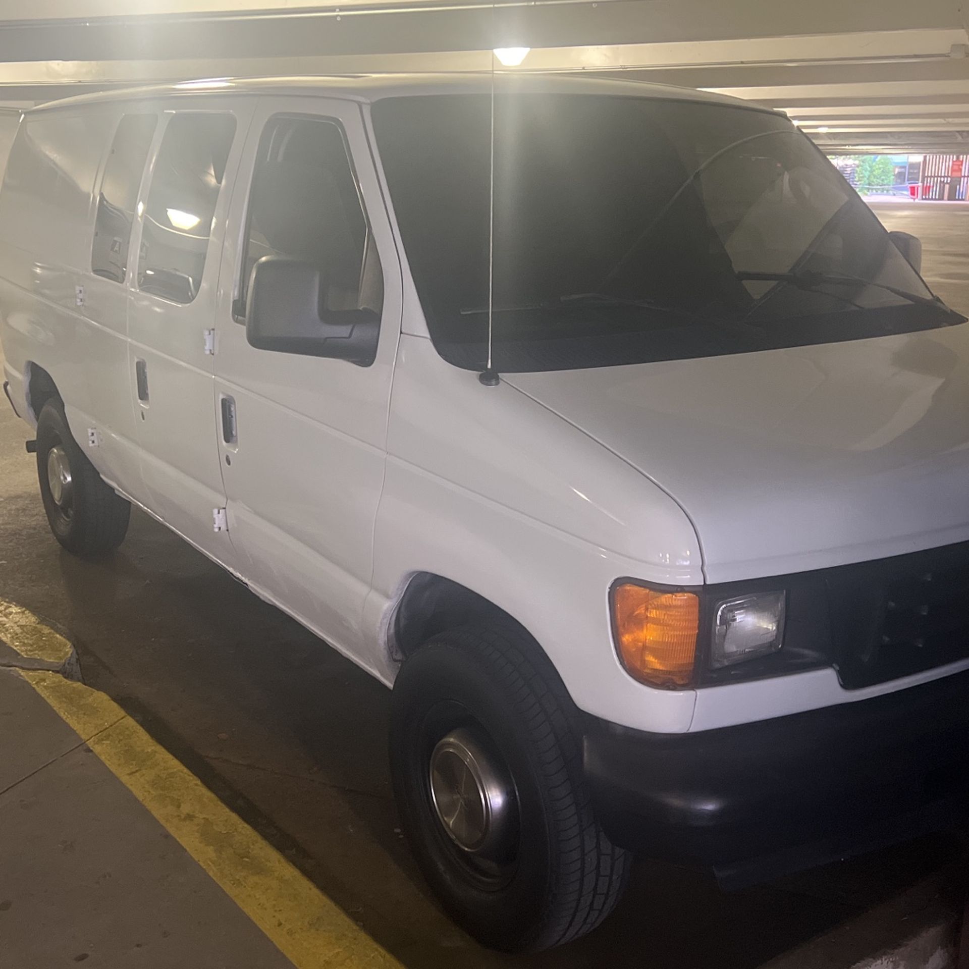 2003 Ford E-250