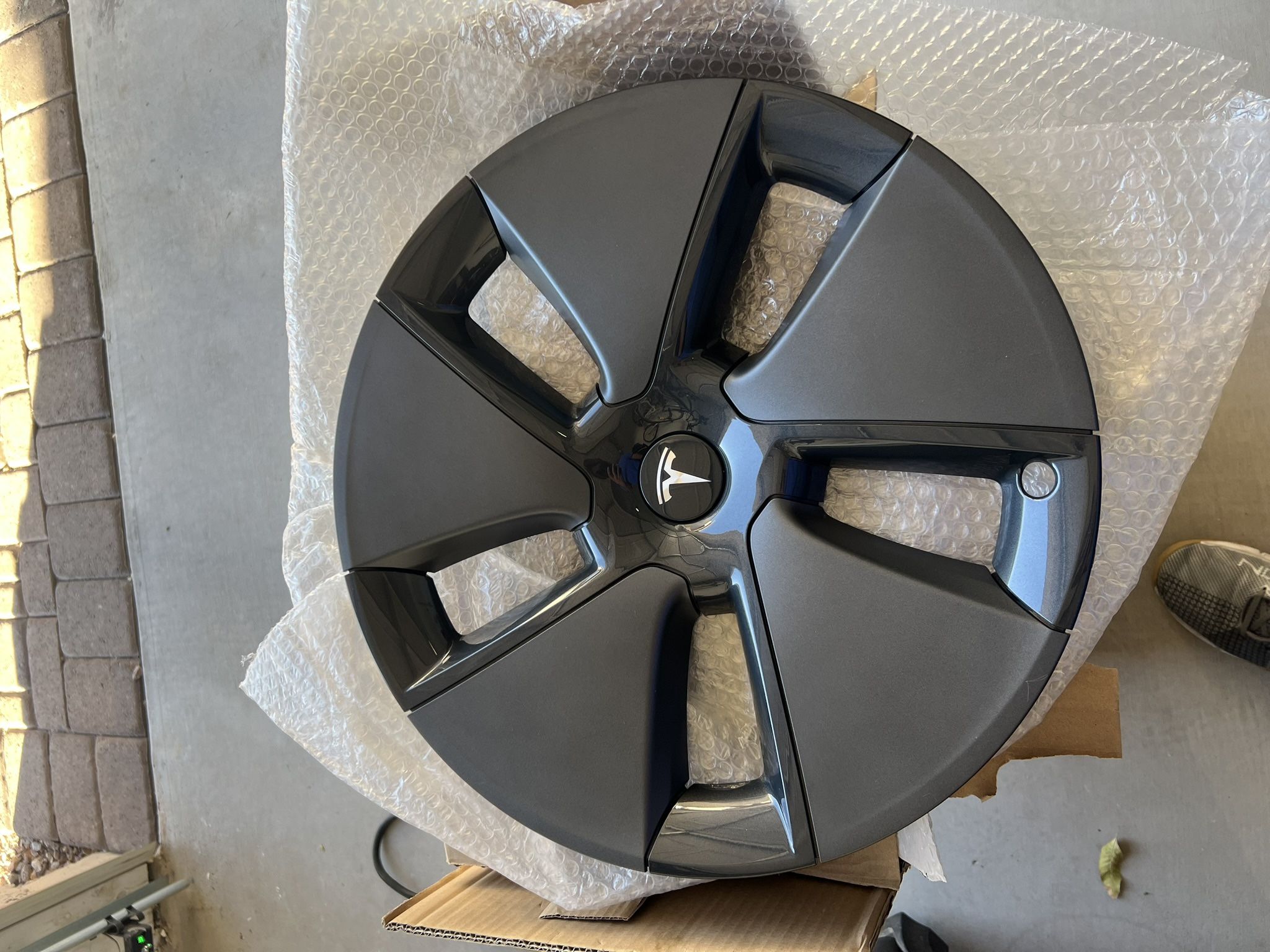 Tesla Model 3, 18 Inch Hub Caps
