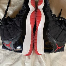 Jordan Bred 11 Size 3.5 For Kids