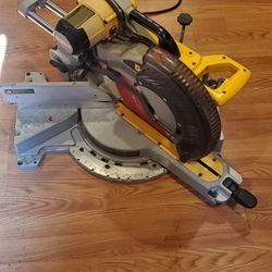 Dewalt 12" Dual Bevel Sliding Compound Miter Saw