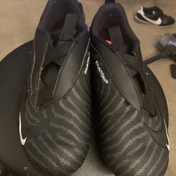 Nike Phantom GX Cleats