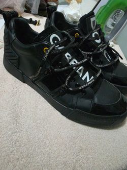 Shoes size 11