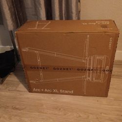 GONZEY ARC XL PIZZA OVEN AND STAND NEW