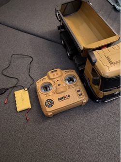 Huina 1:14 scale R/C Dump Truck