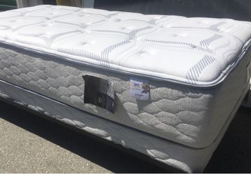••••Sertapedic Twin Size Bed ••••