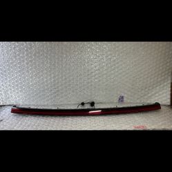 2022-2024 KIA EV6 REAR CENTER TAIL LIGHT LED USED OEM 92409-CV0