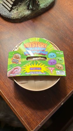 Mystery Squashy Dumplings Glitter Surprise Toy