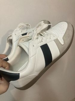 White Sneakers size 9 and 9 1/2 👟