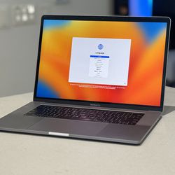 MacBook Pro 15” 2.9GHz i9 32GB RAM 1TB SSD Radeon Vega 20