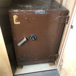 Vintage Heavy Duty Safe