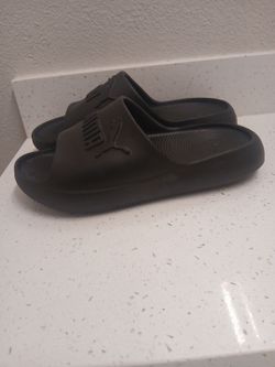 Puma slides size 8 in Men
