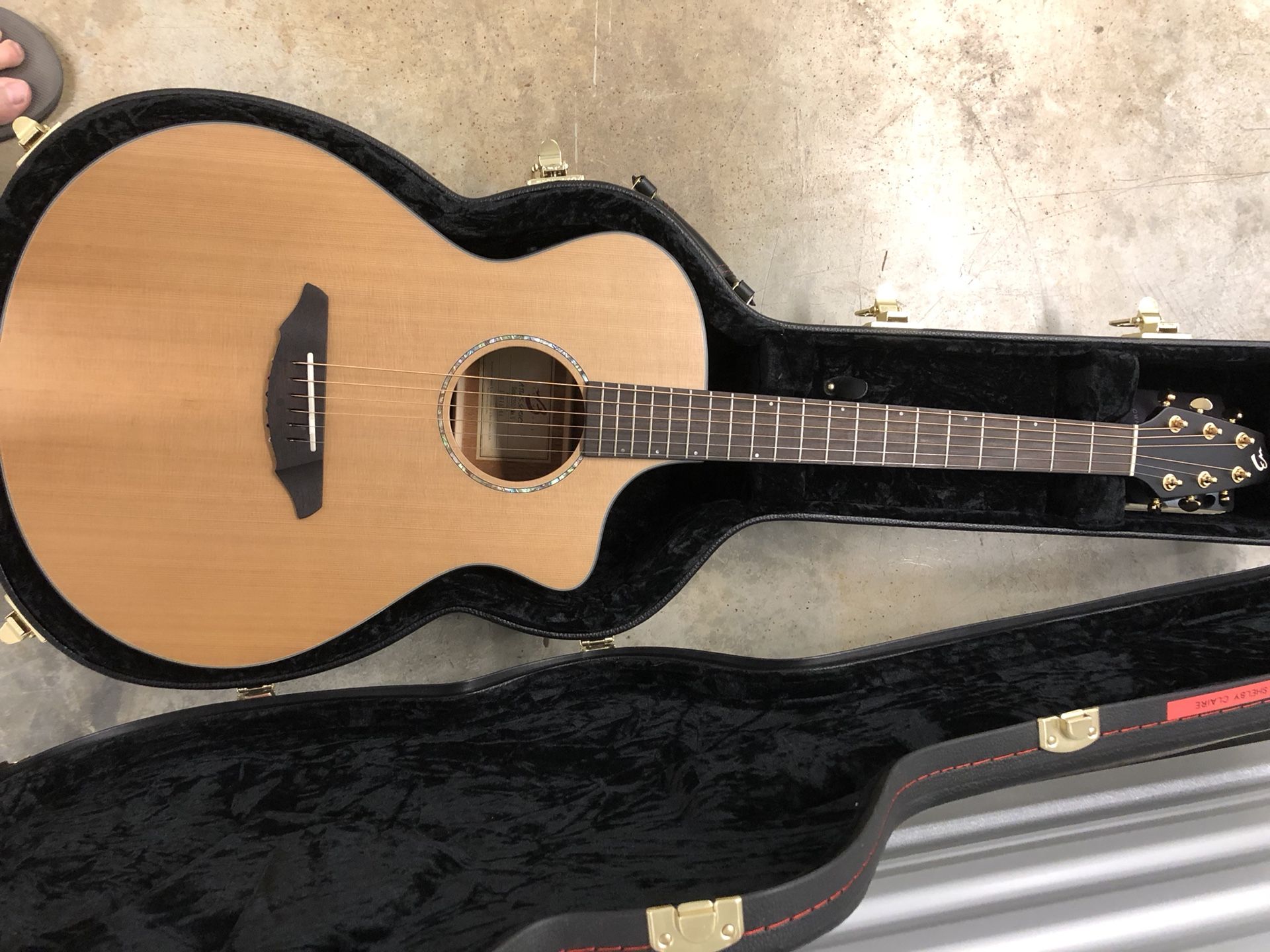 Breedlove Atlas Solo C350/CMe Acoustic Guitar