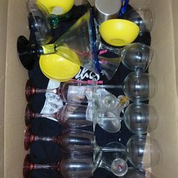 Wine Glasses And Shot Glasses 