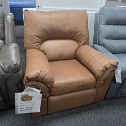 Rocker Recliner 🚚WE DELIVER🚚