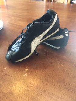 Puma shoes leather size 5