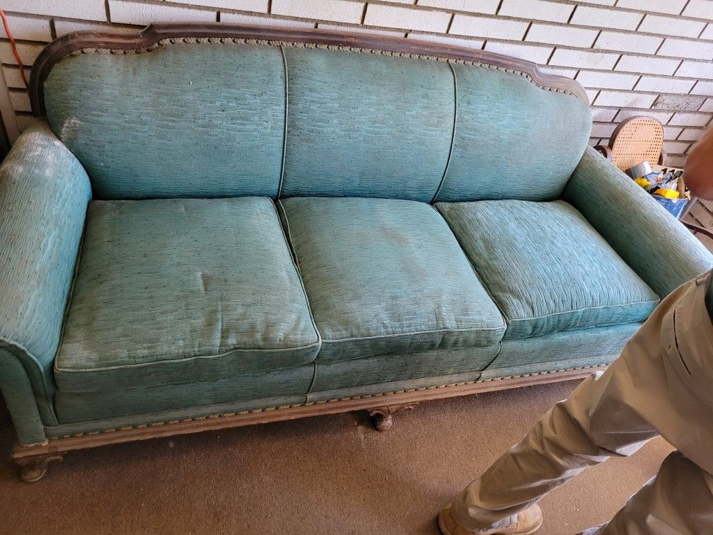 FREE ANTIQUE FURNITURE