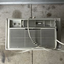 Gallery Window Air Conditioner 5200 BTU