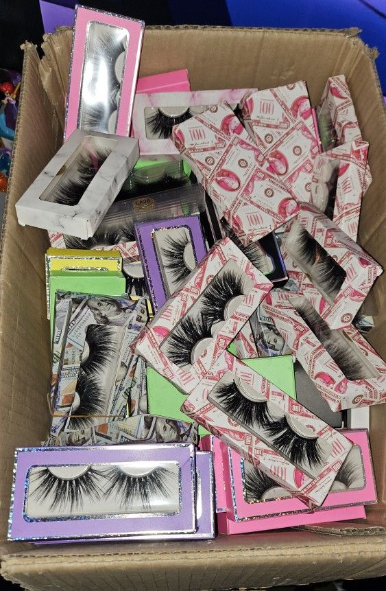 Box Of Over 100 Lashes For Resale Wholesale