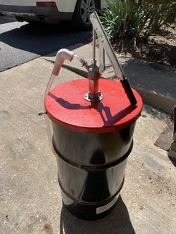 25 gallon oil barrel with pump