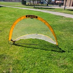 Single PUGG 6FT Pop-Up Soccer Goal (One Goal Only) w/ carrying bag