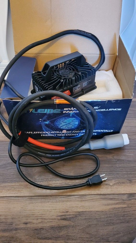 NEW - 15 AMP 48 Volt Golf Cart Charger for Club Car with 3-Pin Round Plug, for Lead Acid Battery