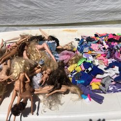 Barbie Doll Lot With Tons Of Vintage Accessories And Clothes 