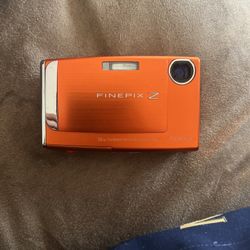 Fujifilm FinePix Z Digital Camera – Orange – WORKS – New Battery – No Charger