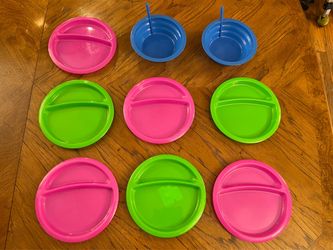 7 Plastic Kid’s Plates (Divided) & 2 Plastic Cereal Bowls with Built in Straws