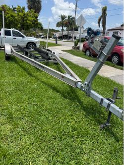 Boat trailer 234 perfect condition brakes un 2 axles ready to go