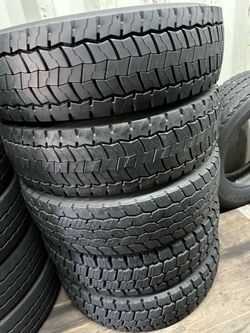 225/70/19.5 traction tires
