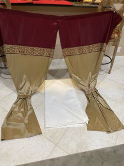 Chris Madden Burgundy and Gold Shower Curtain With Tiebacks and Fabric Liber 