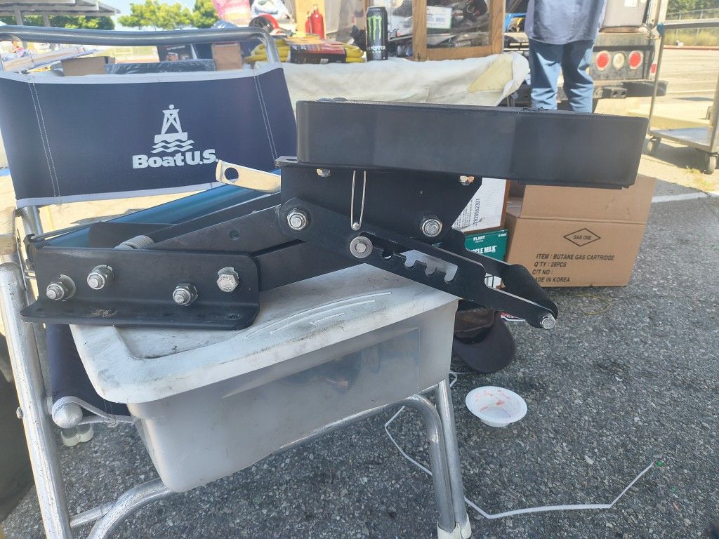 GARELICK EEZ-IN Outboard Motor Mount Bracket MAX 30HP