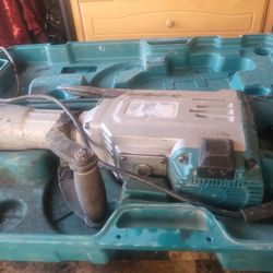 Demolition hammer