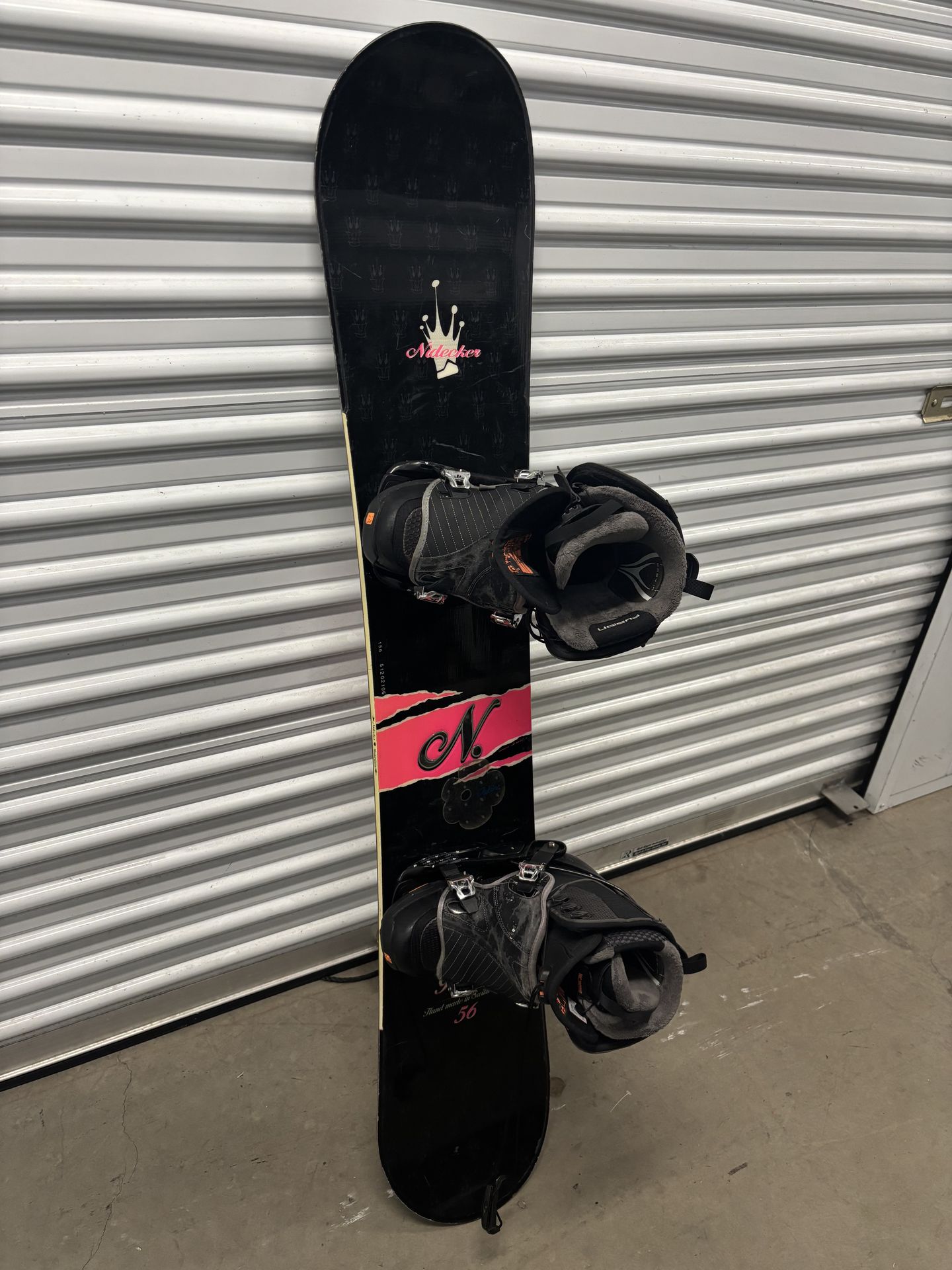 156cm snowboard