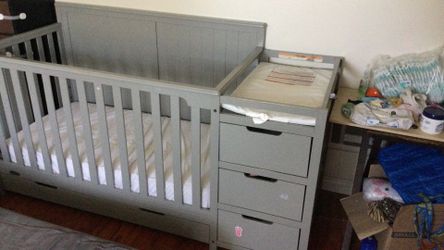 Graco Hadley 5-in-1 Convertible Baby Crib and Changer (Pebble gray)