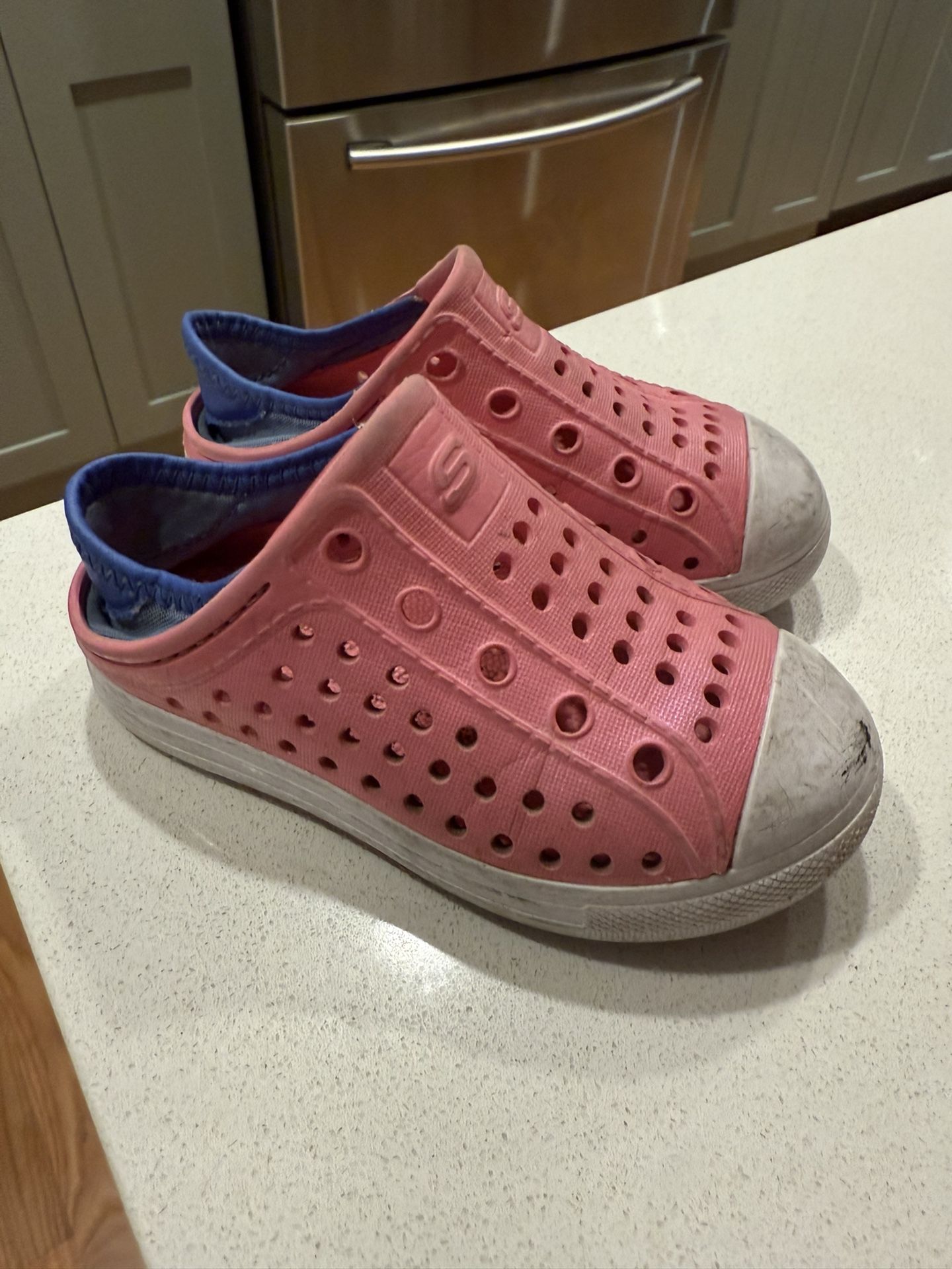 Kids Skechers Pink Water Shoes - Size 9