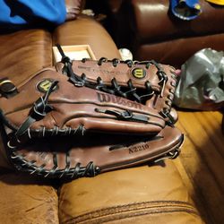 Wilson Advisory Staff Series A2210 Pre-Oiled Leather13"Pattern Glove
