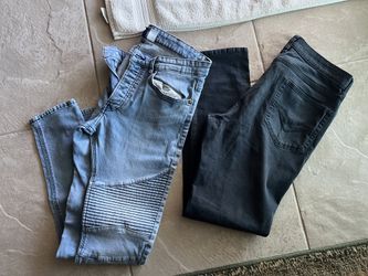 Lot Of Two Men’s Jeans
