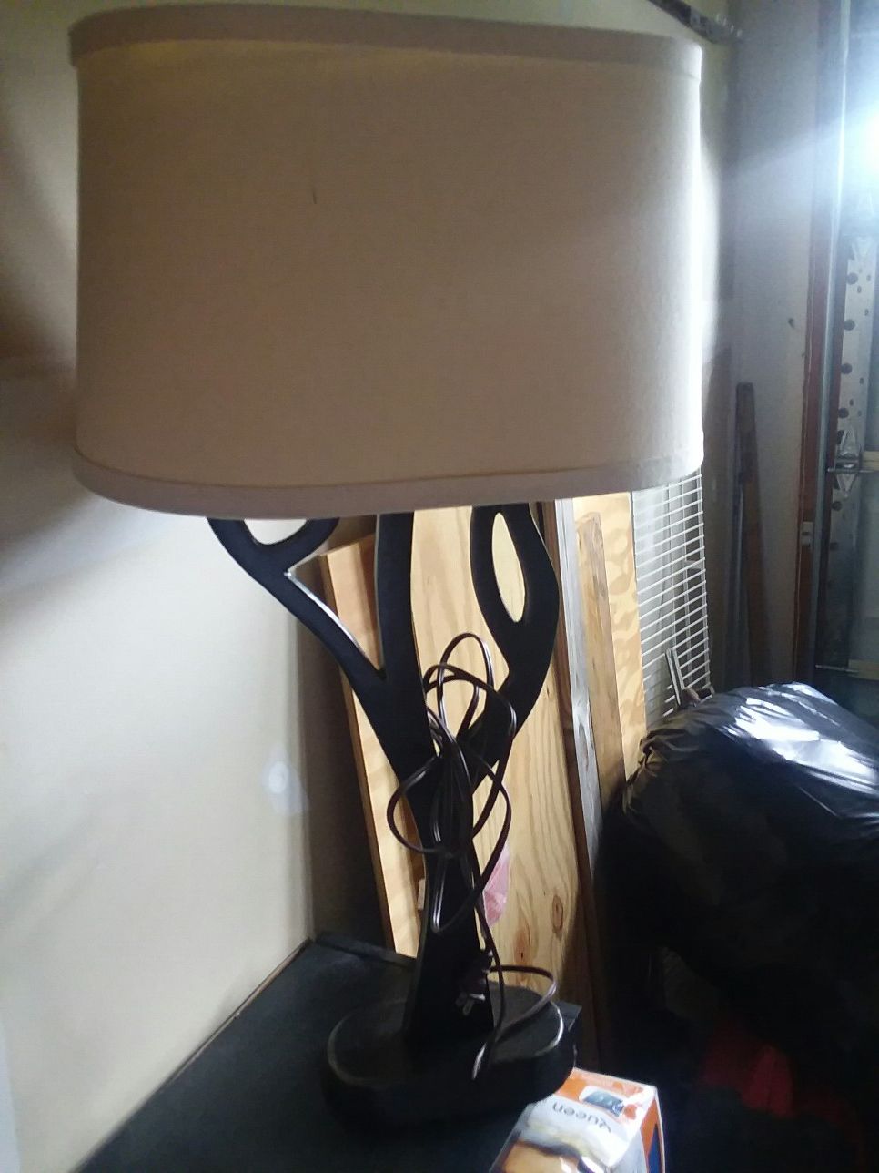 Is a good lamp very nice in perfect condition almost new