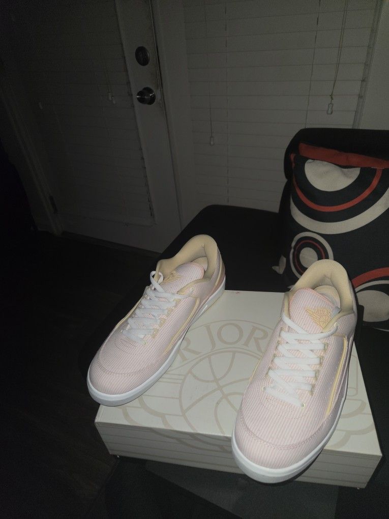 🔥*JUST DROPPED: Air Jordan 2 Retro Low "Atmosphere Pale Vanilla-White"🔥