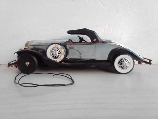 Antique Car Portable Transistor FM Radio Works On 9 Volt Battery