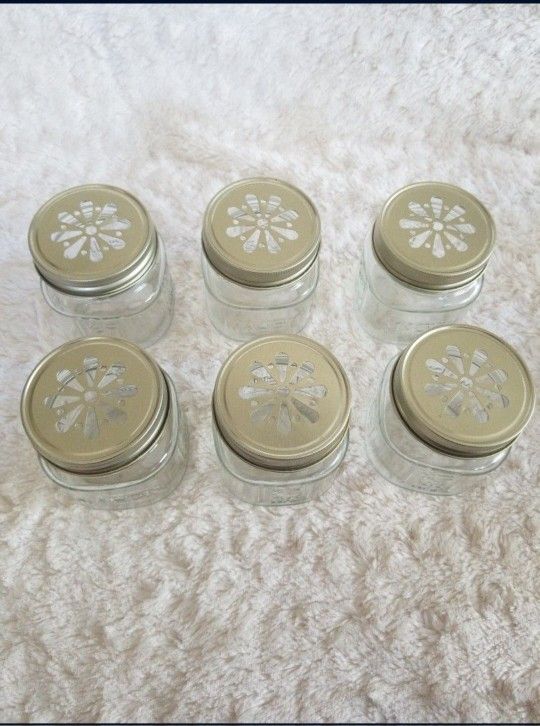 8 Daisy Flower CUT lid Mason Jars