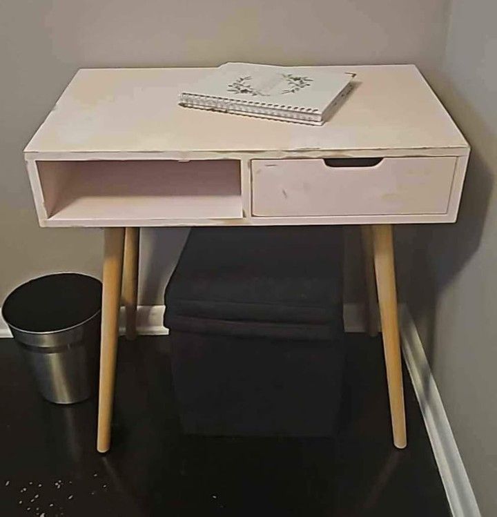 Girls Desk